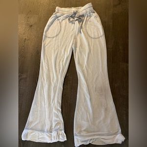 FREE PEOPLE light blue/white flowy pants